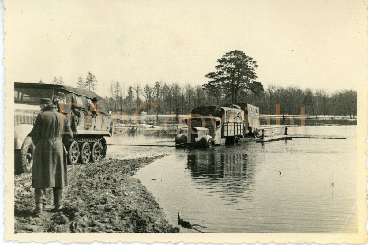 Russland Halbkette Zugmaschine Kämpfe Foto