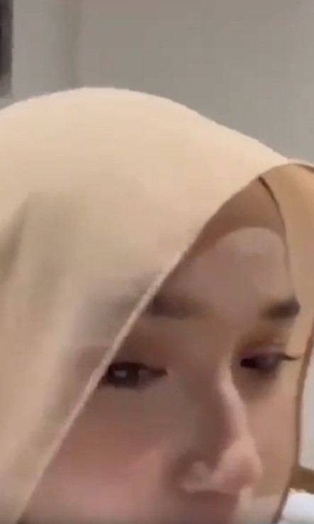 Cek In Sama Ukhty
