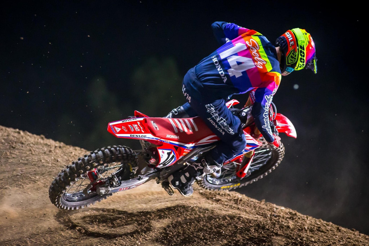 E84E2786-0258-4691-8D6D-A703F42A2854