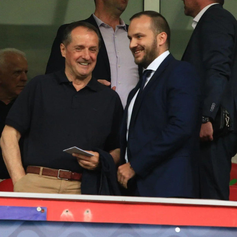 4BD9800B-356B-4567-92D7-2DA2F8075EAD