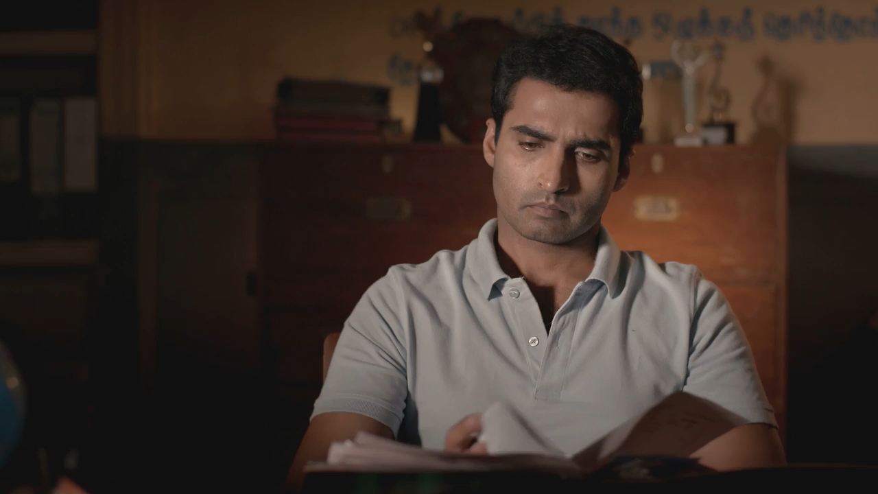 Iru Dhuruvam (2019) Season 1 [Hindi + Tamil + Telugu] WebRip 480p 720p ESub - Complete Screenshot
