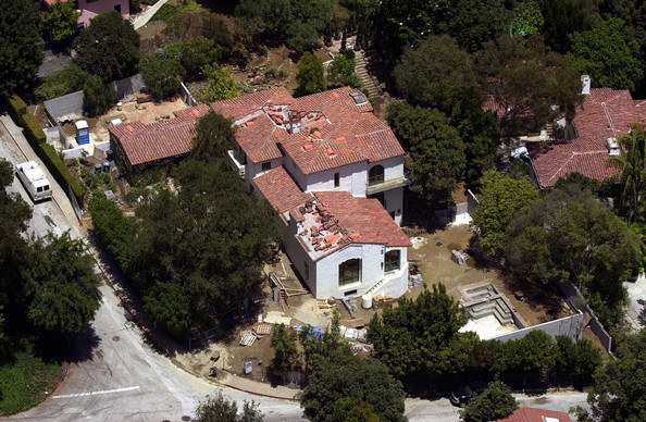 Photo: house/residence of the endearing enchanting  110 million earning Malibu & Los Angeles-resident
