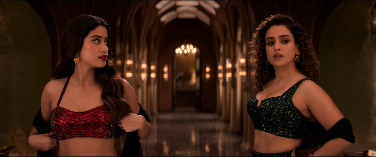 cleavage 00 00 45 11 Still007