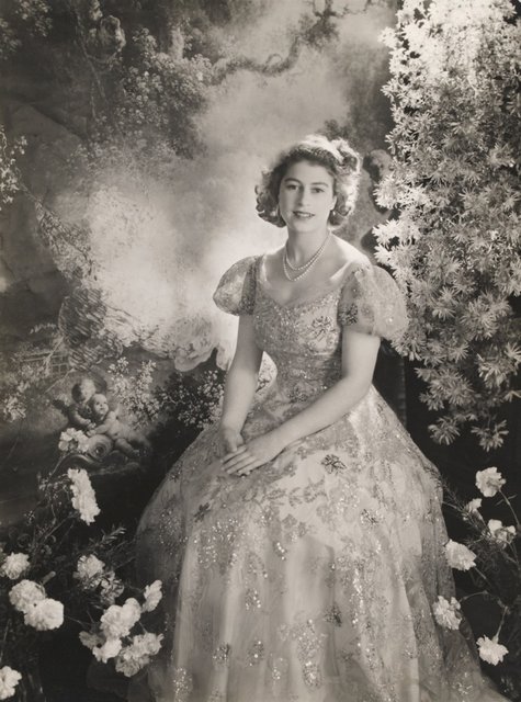 2010-EL1403-princess-elizabeth-bower-11-760x1024.jpg
