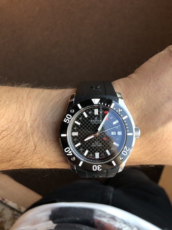 D5DAB233-AFA8-4DD6-B05B-02D1095E80B5