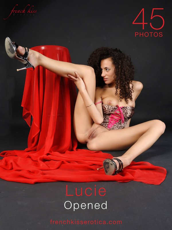 Lucie - Opened - x45
