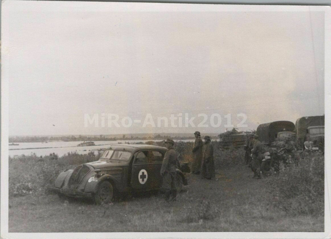 Foto, Sanitäts Truck und Pkw in Russland1