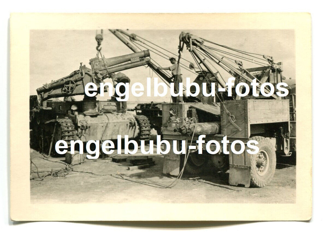 FOTO - PANZER - -AFRIKA- - -15cm sIG 33 (Sf)- - Montage Panzer III - El Alamein