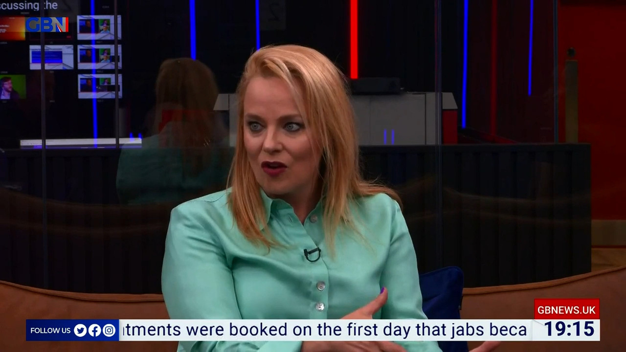 06.20 - 19.00.00 - Sunday Night Live. Interviews, debate and discussi....ts_snapshot_21.20.192
