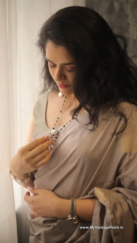 5-Girija-Oak-Beautiful-Look-in-Saree-for-Jewellery-Ad-My-Vantage-Point