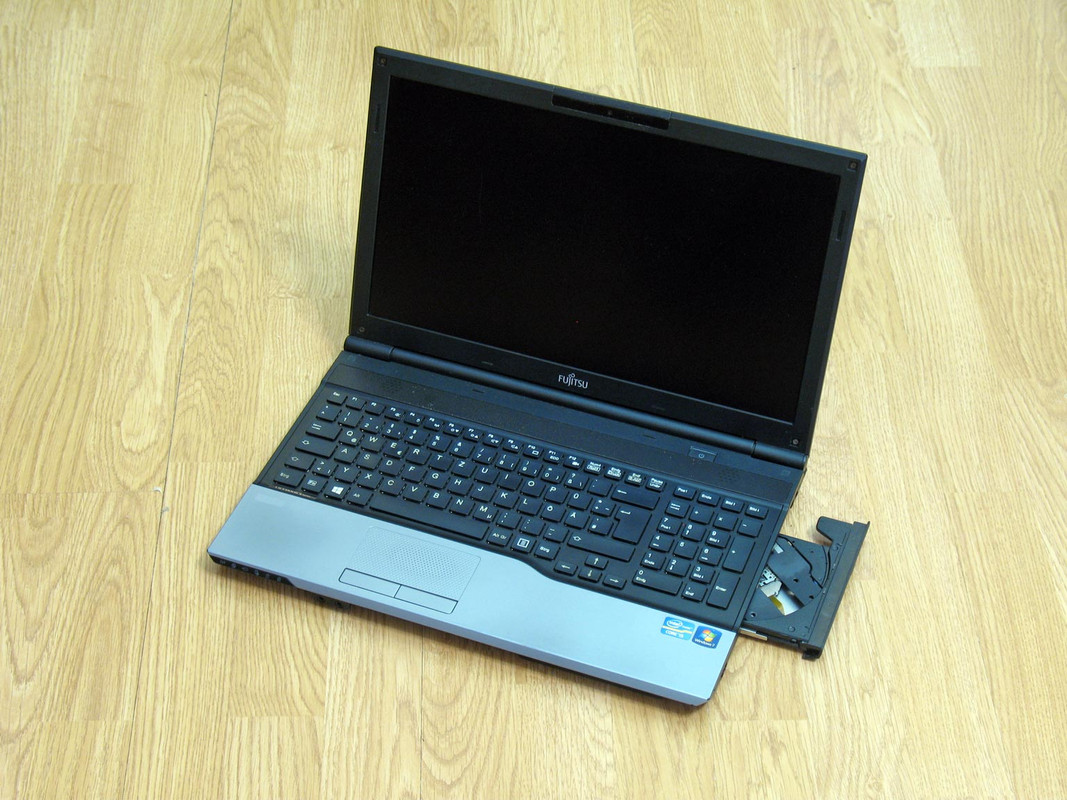 P: Fujitsu LIFEBOOK A532 P: Fujitsu LIFEBOOK A532