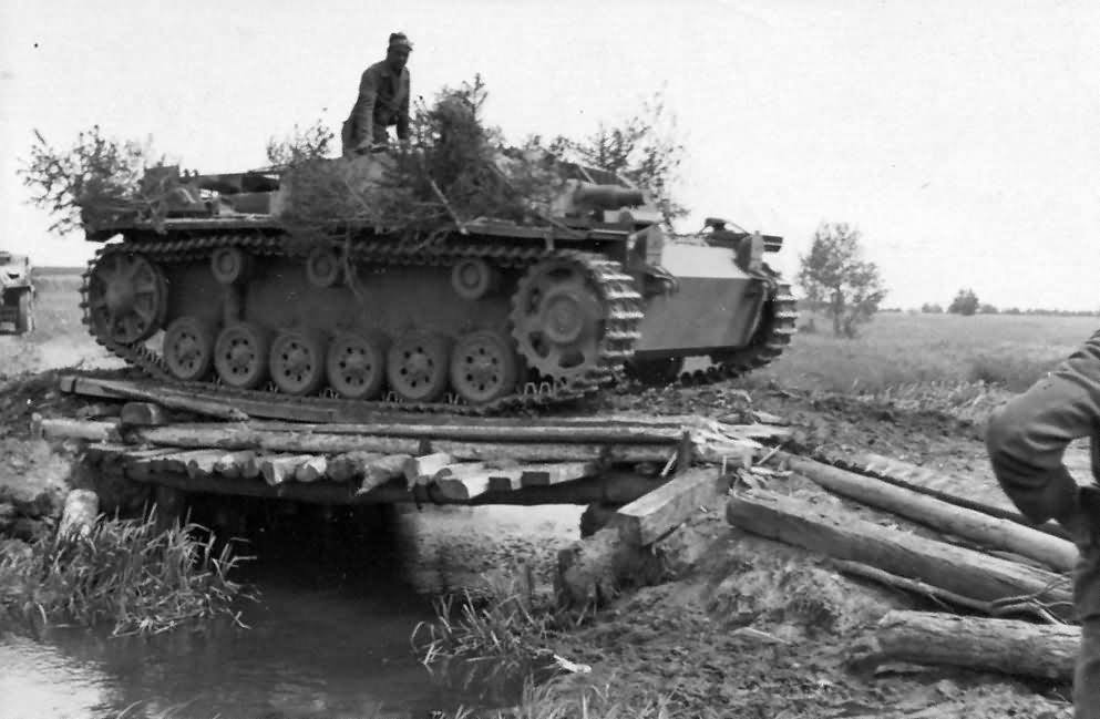 Sturmgeschütz III Ausf. B cross a bridge in Russia