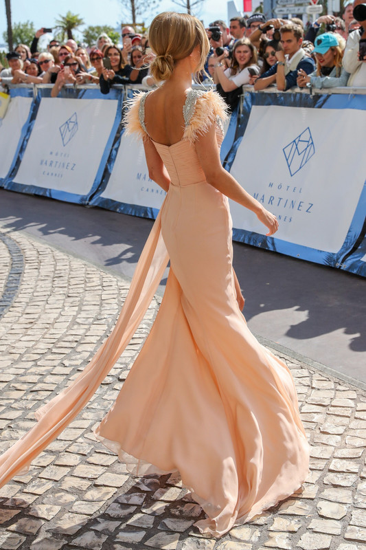kimberley-garner-hotel-martinez-cannes-may-20th-2019-21