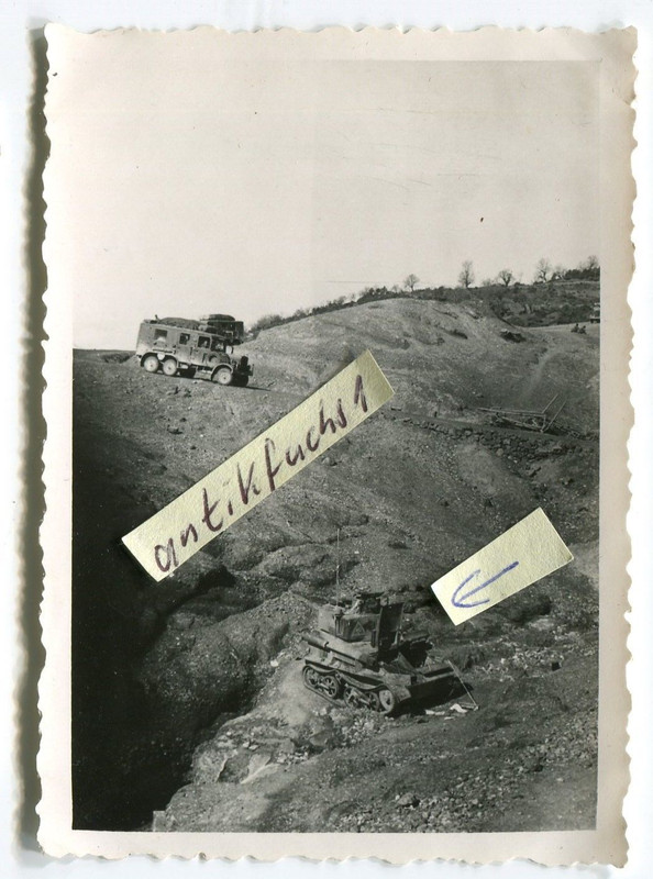Funk-Panzer aus England auf Paß in Griechenland 