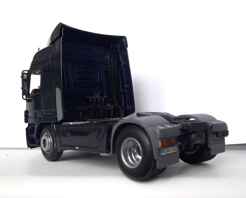 Mercedes Actros MP2 Minicamps (4)