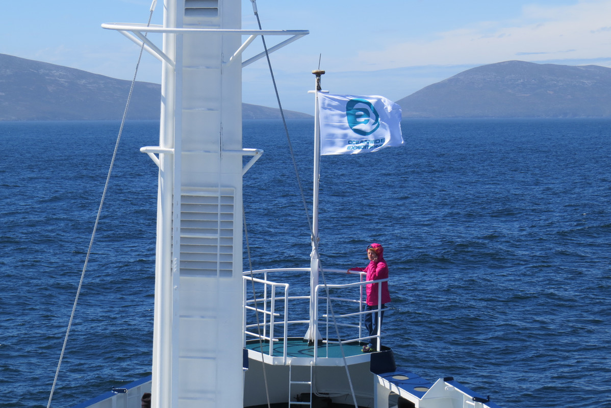 марина на корабле у Антарктиды