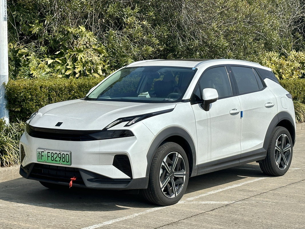 Lynk_&_Co_06_EM-P_001 4