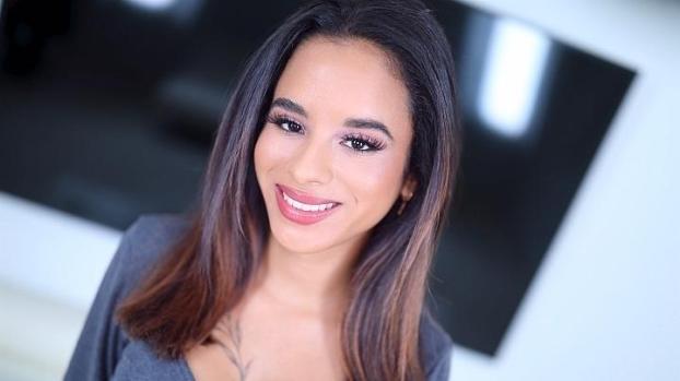 AmateurAllure – Isabella Jules – Petite Sexy Latina Loves to Please