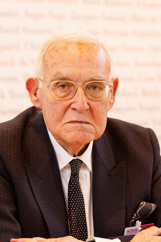 682px-Salon-du-livre-de-Paris-2011-Robert-Sabatier-002
