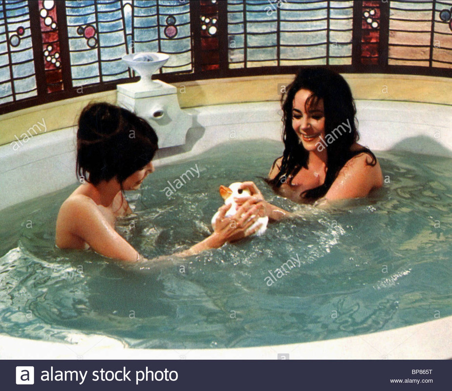 mia-farrow-elizabeth-taylor-secret-cerem
