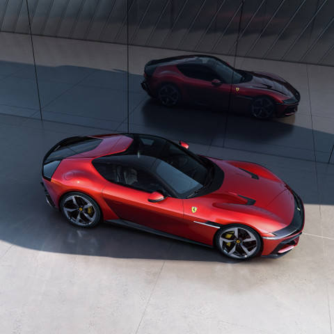New_Ferrari_V12_ext_01_Design_red_640x480