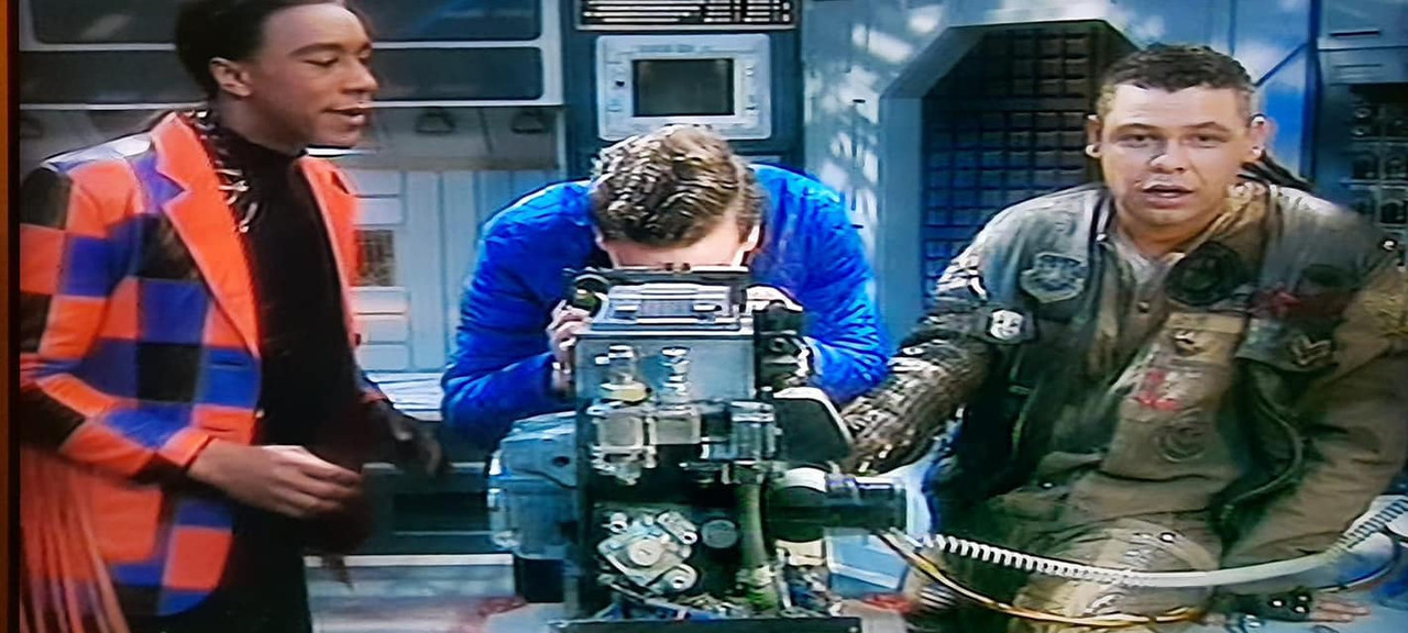 red dwarf out of time season 6  what what is he fat scene screen capture
