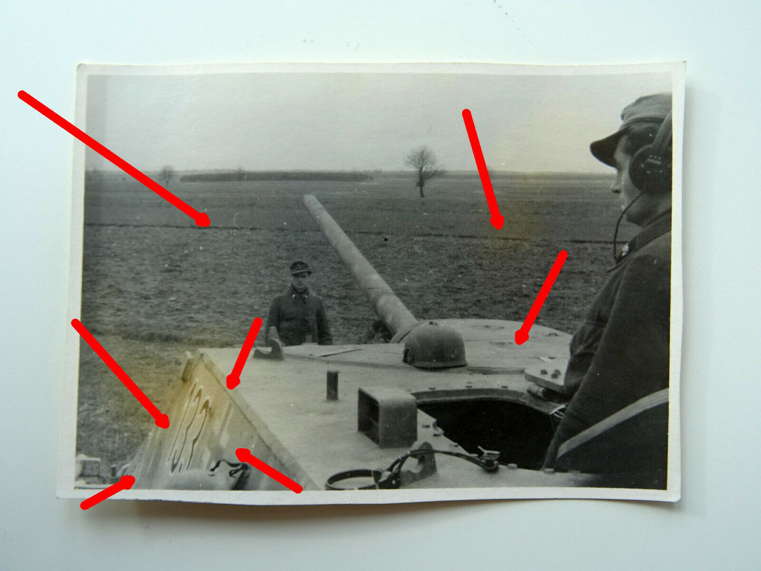 42_501 шлем- (2) Foto-Polen-Jagdpanzer-IV-Narew-1944-Kommandant-Kennung-133