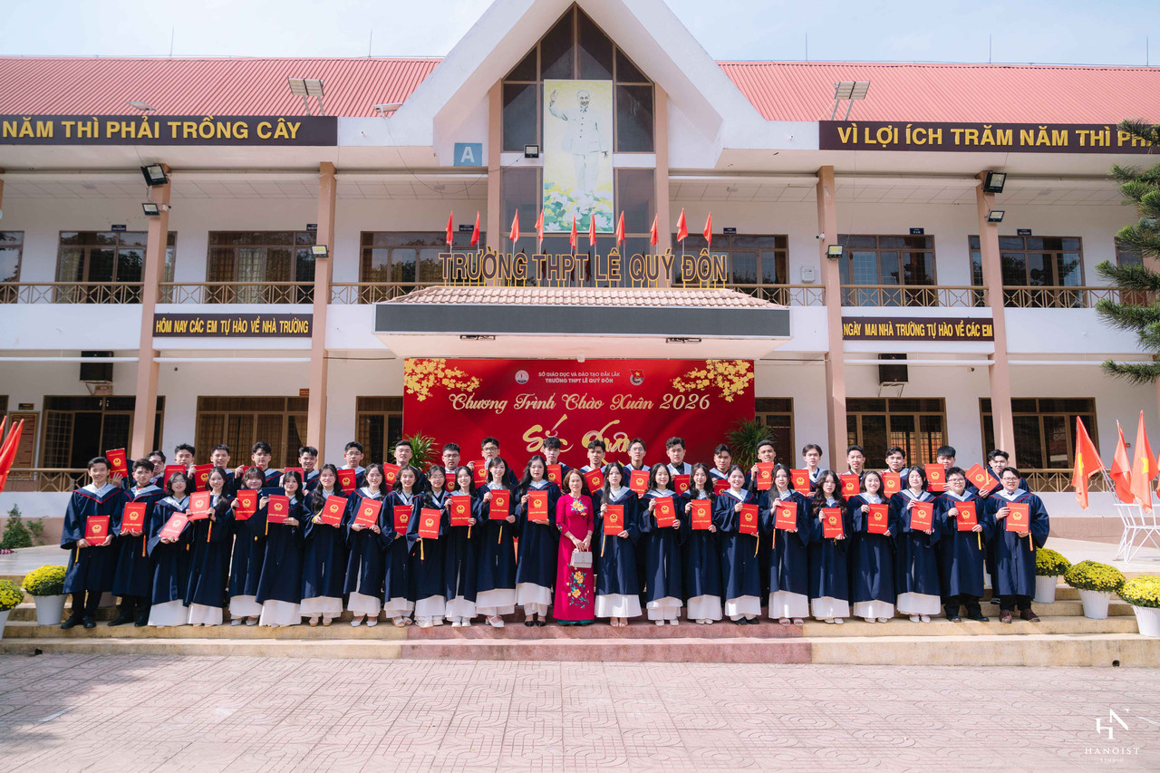 Ảnh tập thể lớp 12A1