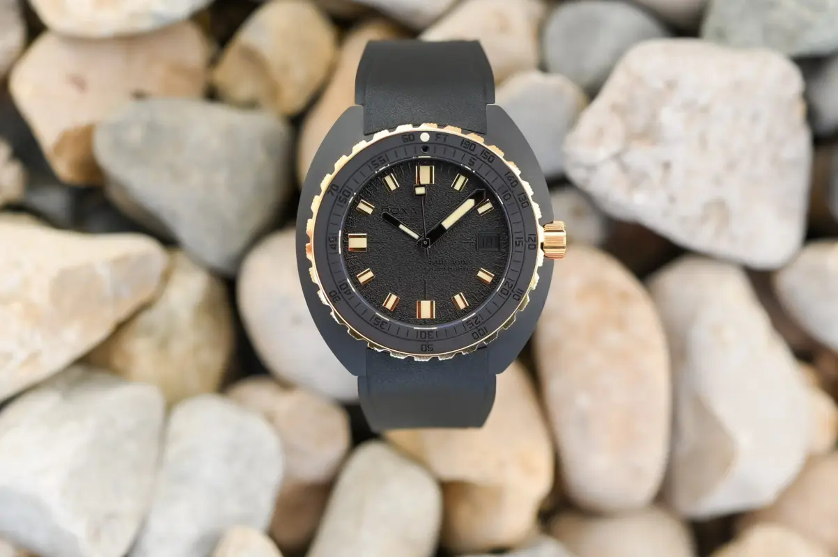 Doxa-SUB-300β-Sharkhunter-Blakc-Ceramic-and-Gold-hands-on-review-6-2048x1362