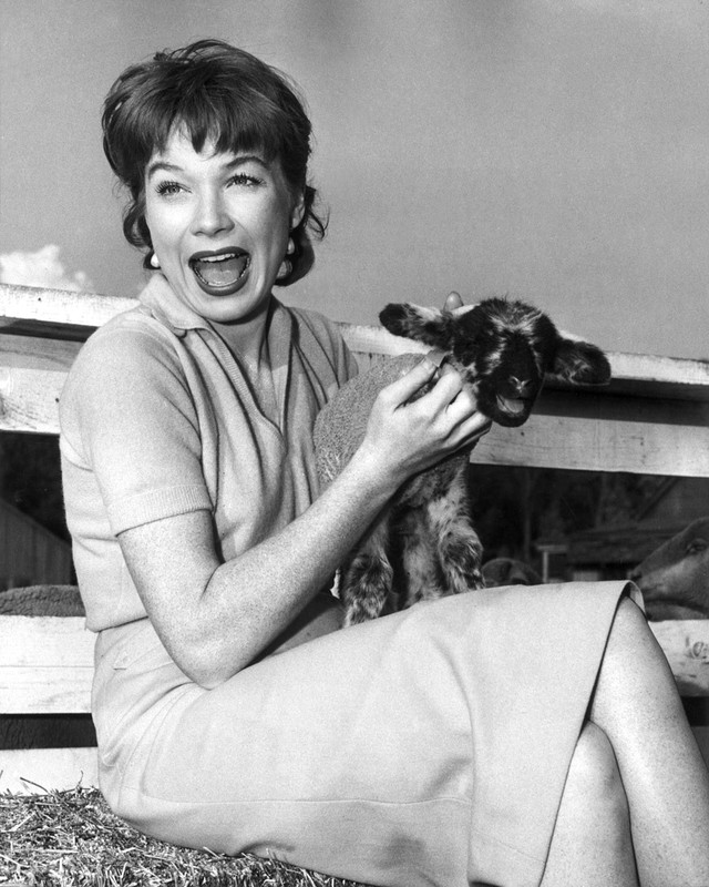 Shirley_MacLaine_c63
