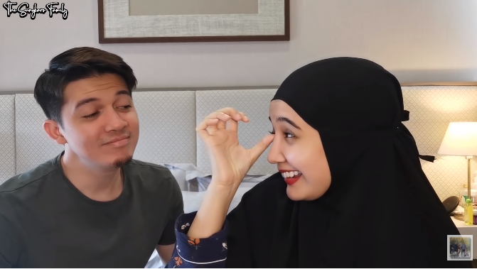 Ekspresi Zaskia Sungkar saat Irwansyah nyanyi lagu duet dengan sang mantan