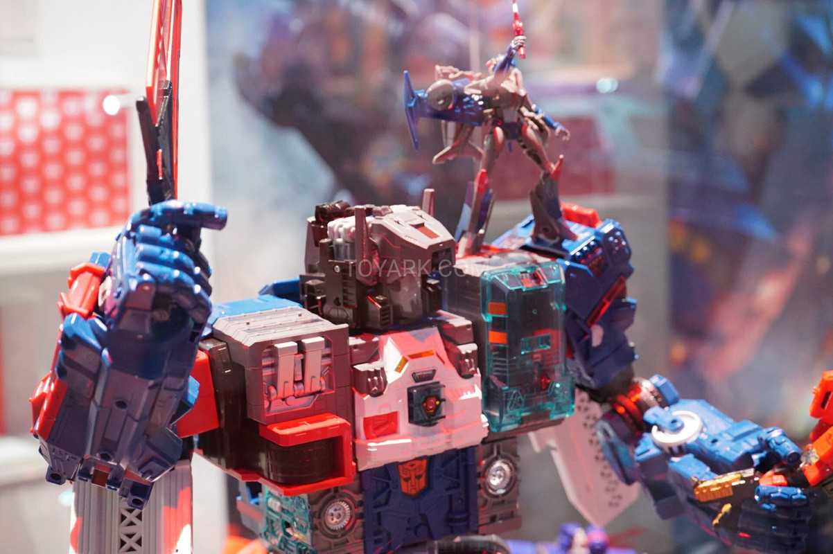 SDCC2016-Transformers-Titans-Return-033