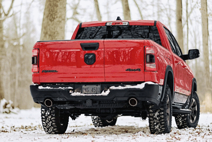 Ram-1500-multifunction-tailgate-GIF