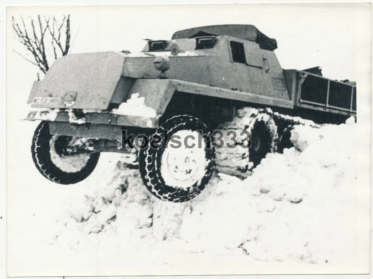Foto Panzer Halbkette Luftwaffe Betriebsstoff Munition Schlepper Sd Kfz (1)