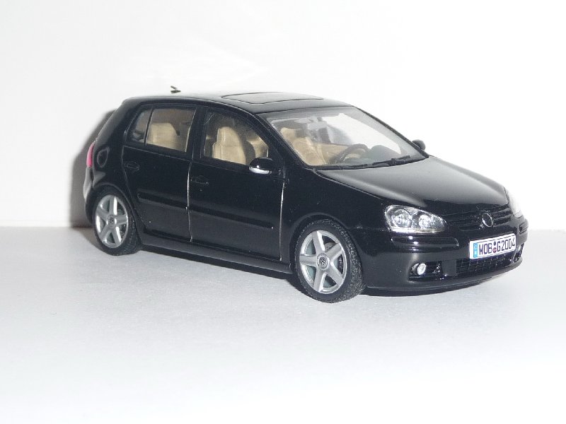 VW Golf4 b Autoart   (3)