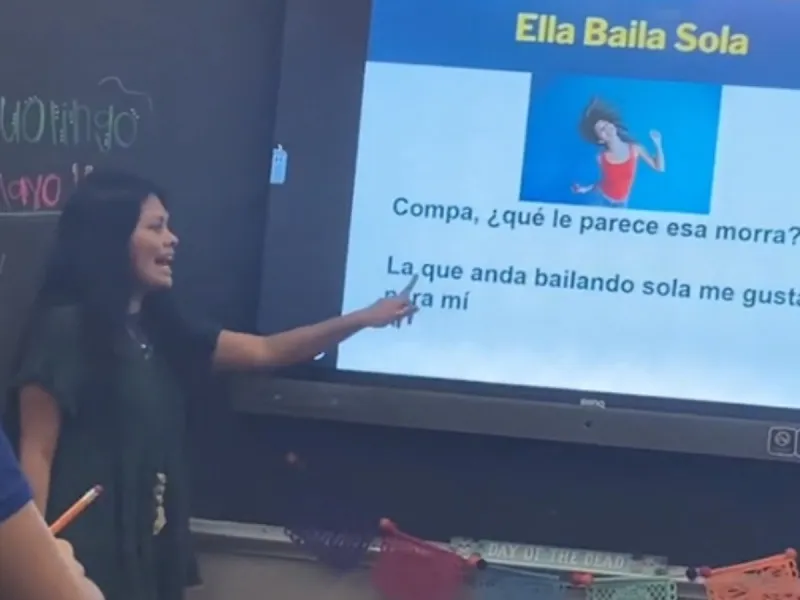 Maestra enseña español con corridos de Peso Pluma y se vuelve viral