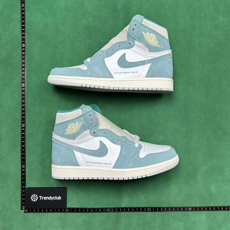 Air Jordan 1 Mid