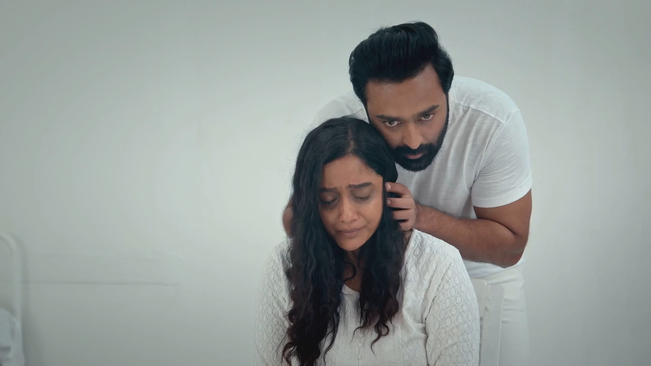 Iru Dhuruvam (2023) Season 2 [Hindi + Tamil + Telugu + Malayalam + Kannada] WebRip 480p 720p ESub - Complete Screenshot