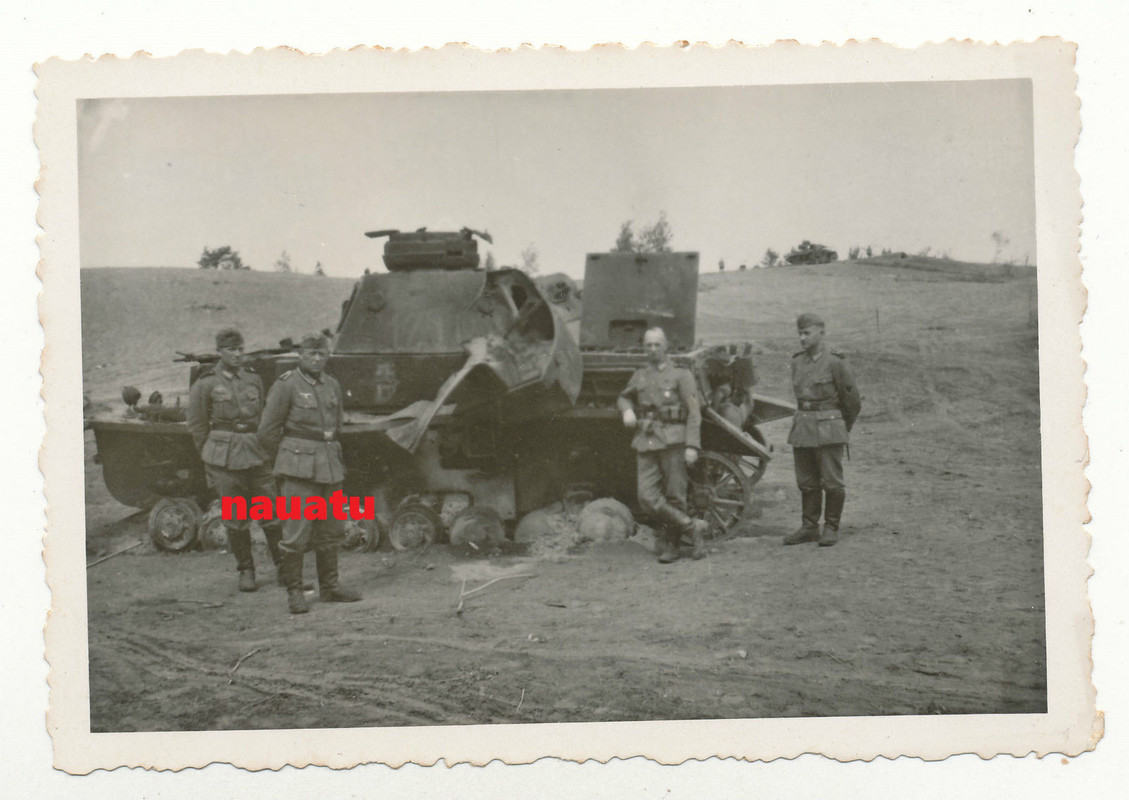 Foto Russland russischer zerstörter Panzer Tank 
