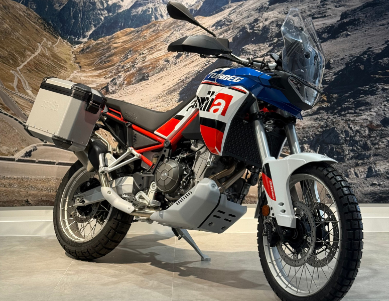 APRILIA TUAREG 660 EVOCATIVE DAKAR PODIUM