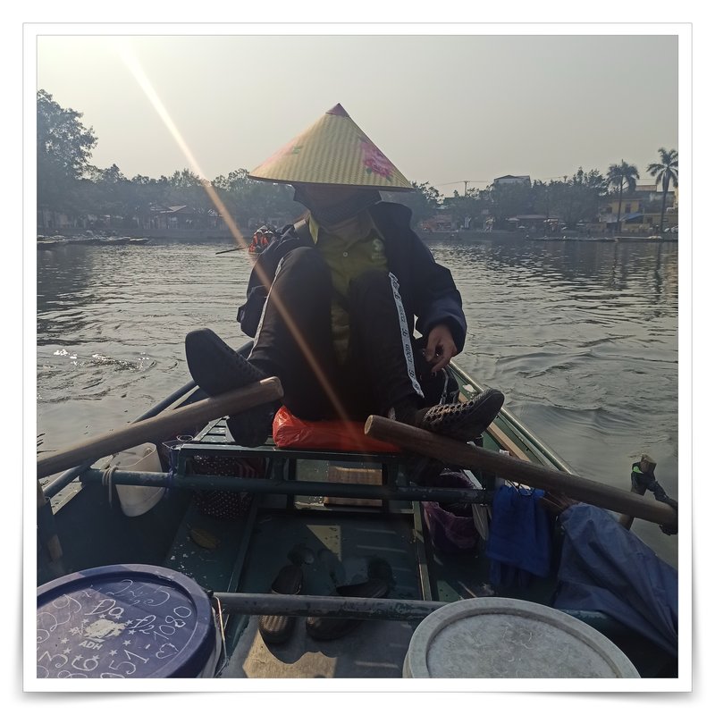 Tam Coc, rios, montañas y campos de arroz. - De la bahía de Halong a los templos de Angkor (3)