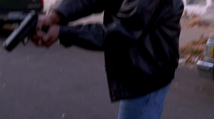 The.Wire.S01E01_[scarabey.org].avi_snapshot_00.11.02_[2022.02.05_20.37.41]