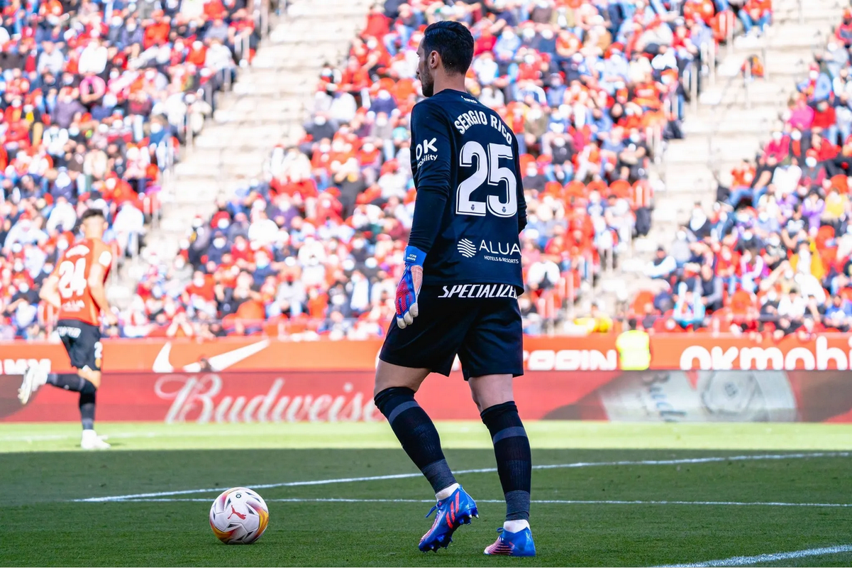 Portero del PSG es hospitalizado y se encuentra en estado delicado