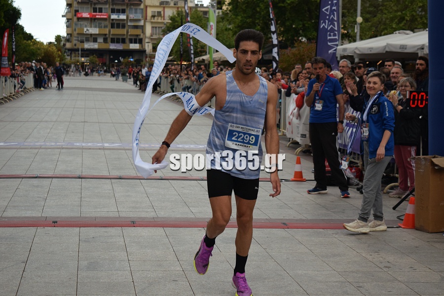, 23&omicron;&sigmaf; &Alpha;&gamma;ώ&nu;&alpha;&sigmaf; &Delta;&rho;ό&mu;&omicron;&upsilon; &Kappa;&alpha;&lambda;&alpha;&mu;ά&tau;&alpha;&sigmaf;: &Mu;&iota;&alpha; &pi;&omicron;&lambda;ύ&chi;&rho;&omega;&mu;&eta; &gamma;&iota;&omicron;&rho;&tau;ή &alpha;&theta;&lambda;&eta;&tau;&iota;&sigma;&mu;&omicron;ύ &mu;&epsilon; &pi;&rho;&omega;&tau;&iota;έ&sigmaf; &Mu;&pi;&omicron;&upsilon;&rho;ί&kappa;&alpha; &kappa;&alpha;&iota; &Zeta;&omicron;&sigma;&kappa;ί&nu; (&phi;&omega;&tau;&omicron;&gamma;&rho;&alpha;&phi;ί&epsilon;&sigmaf; &kappa;&alpha;&iota; &beta;ί&nu;&tau;&epsilon;&omicron;)