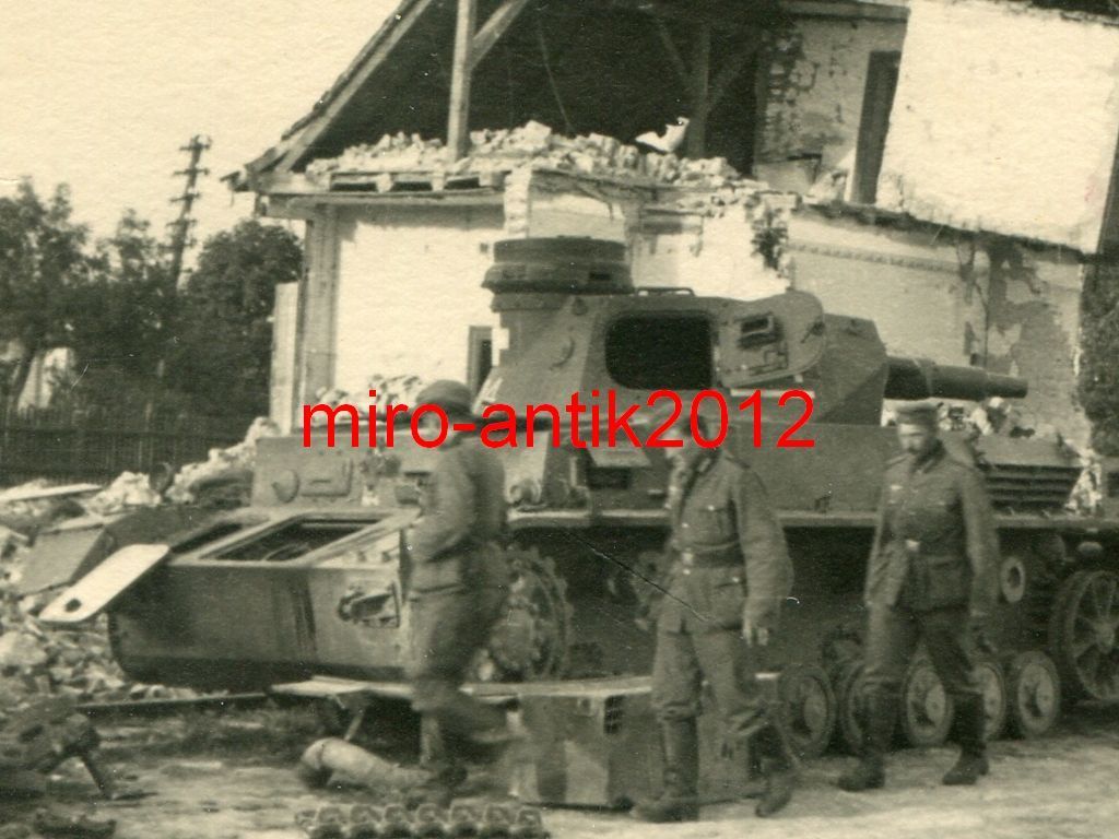 Foto, Wehrmacht, zerstörte deutsche Panzer vor W