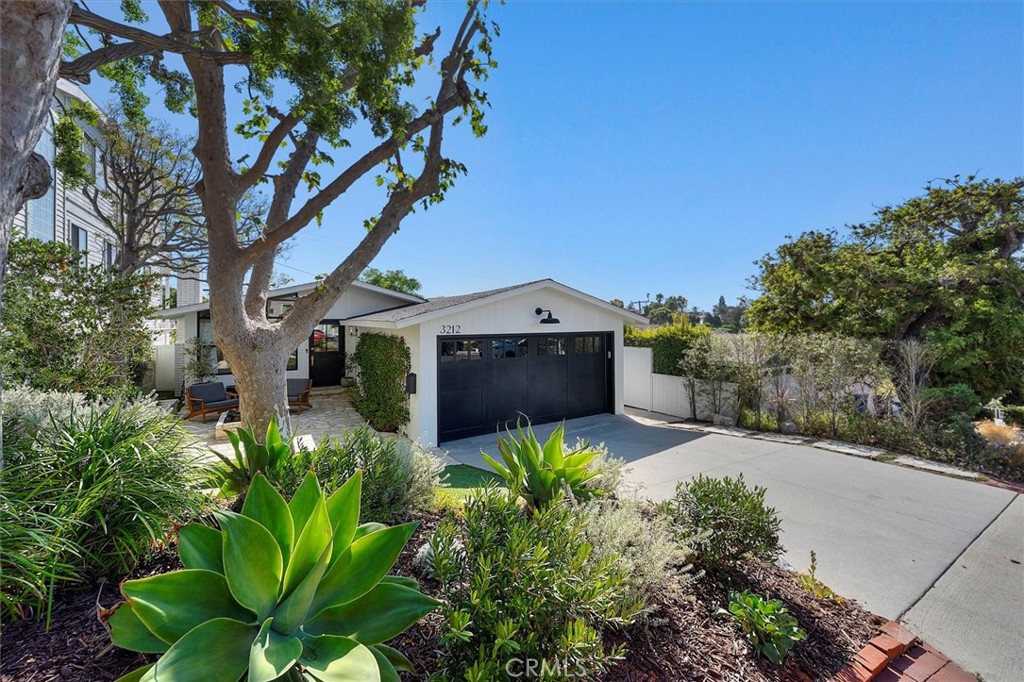 3212 North Poinsettia Avenue, Manhattan Beach, CA 90266