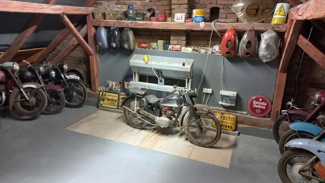 img_12_1700245508703