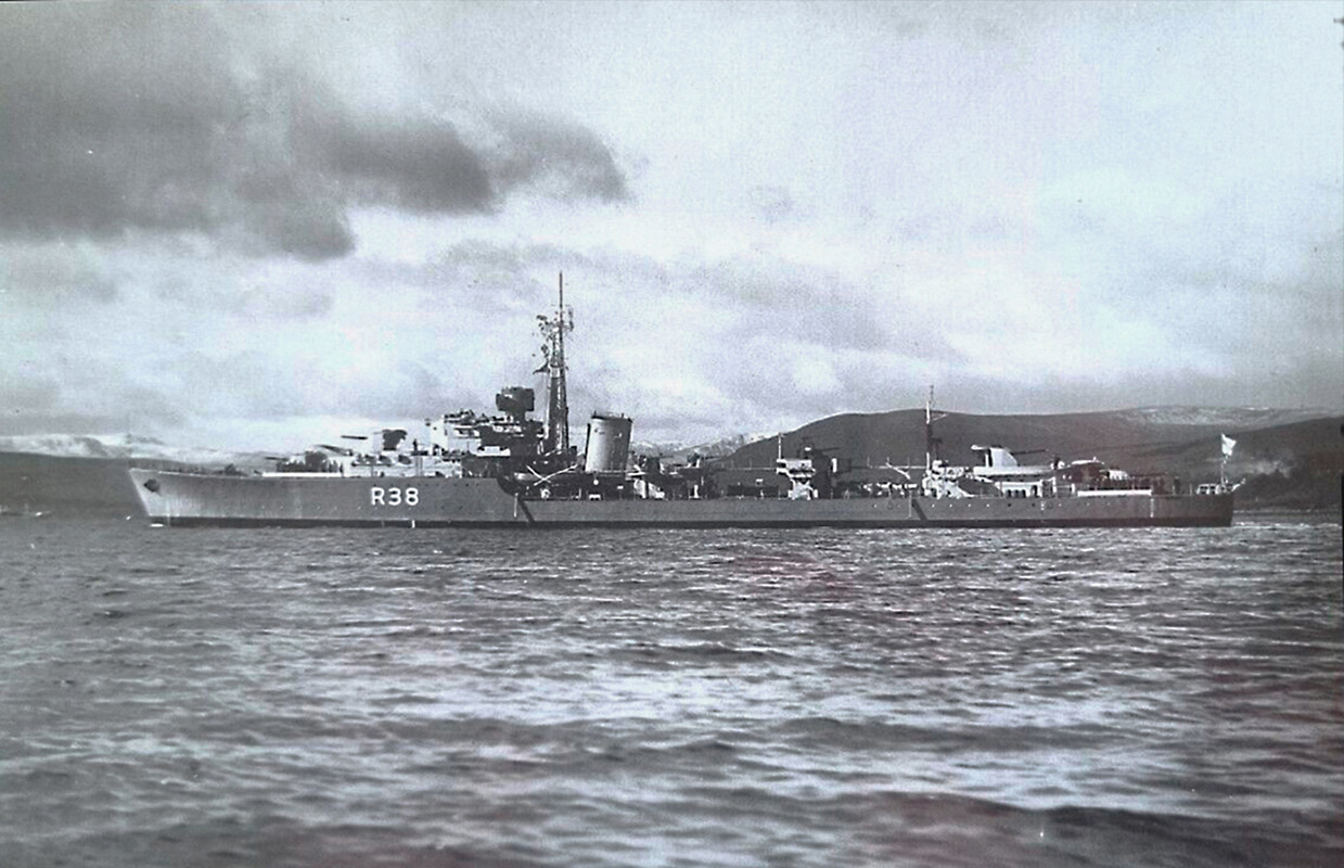 HMS Crystal (R-38)-1