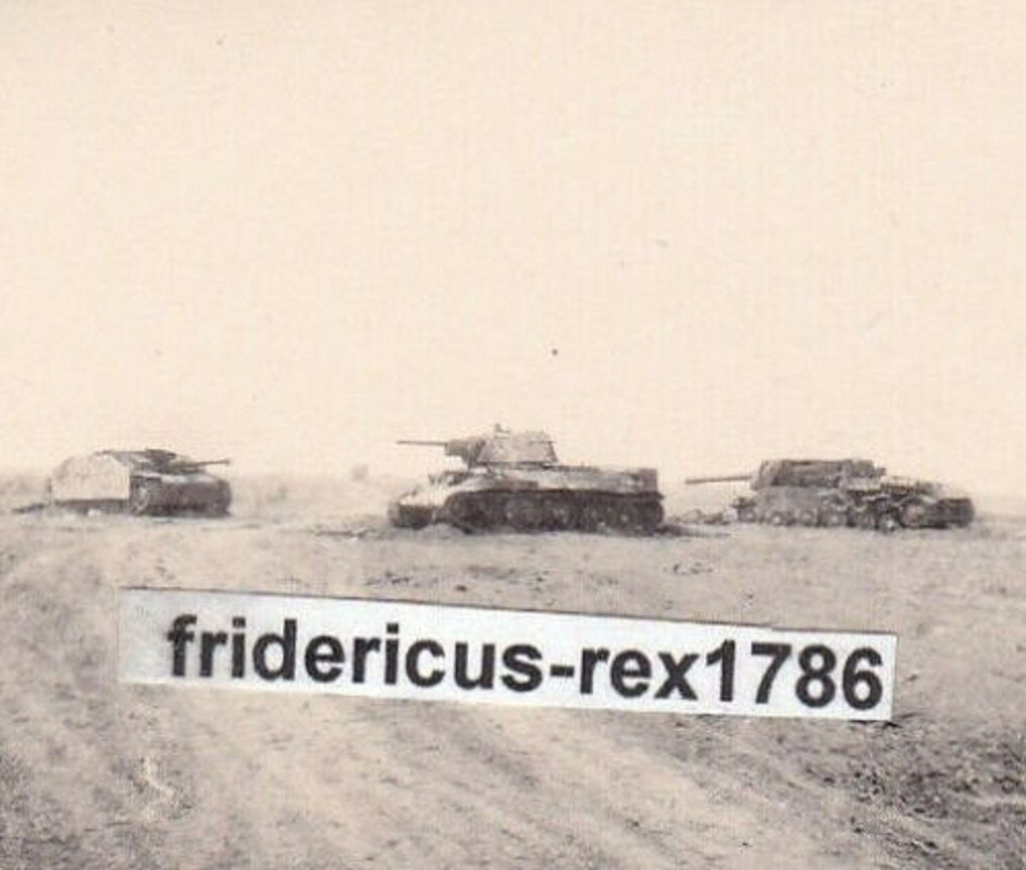 Foto Panzer Tank sowjetischer Jagdpanzer SU-100 Sturmgeschütz IS