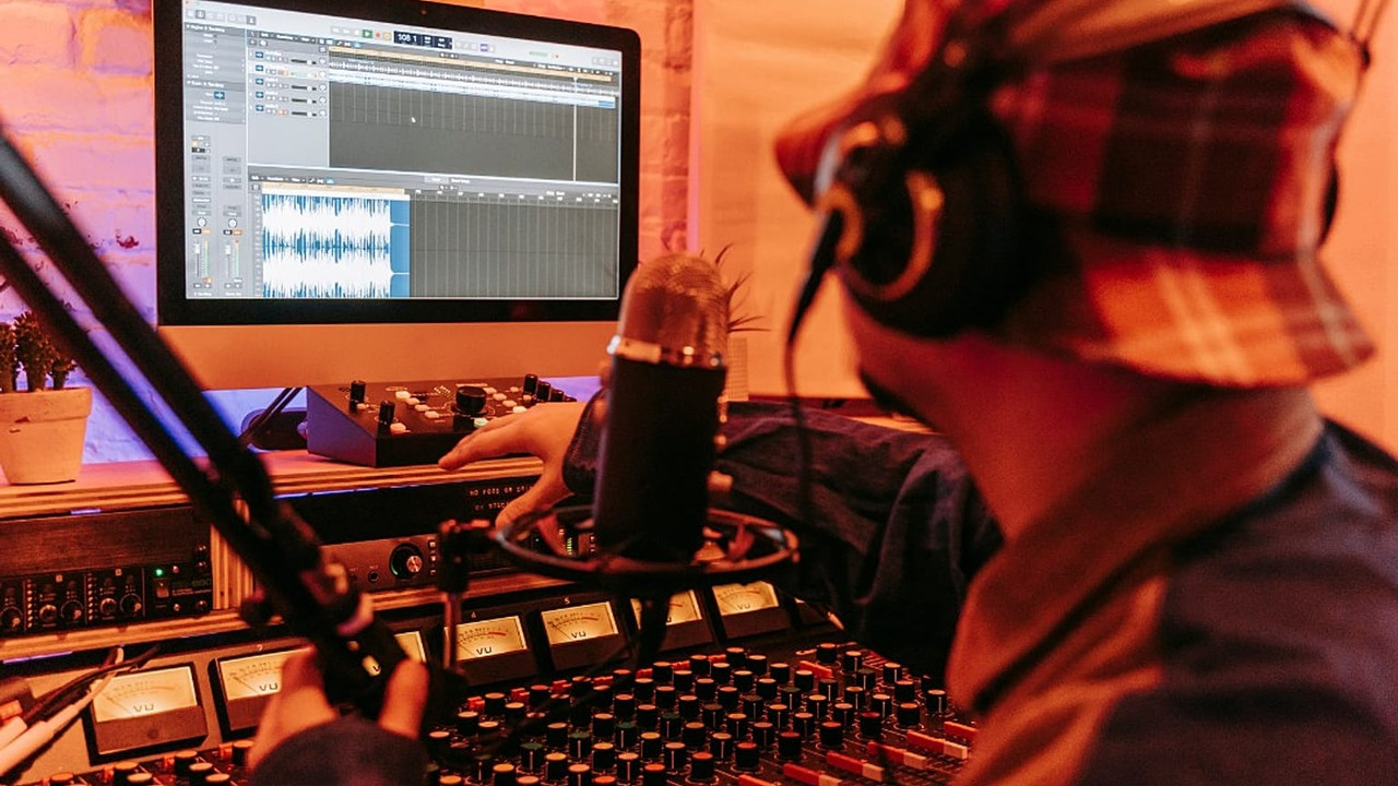 Artificial Insights in Music Production